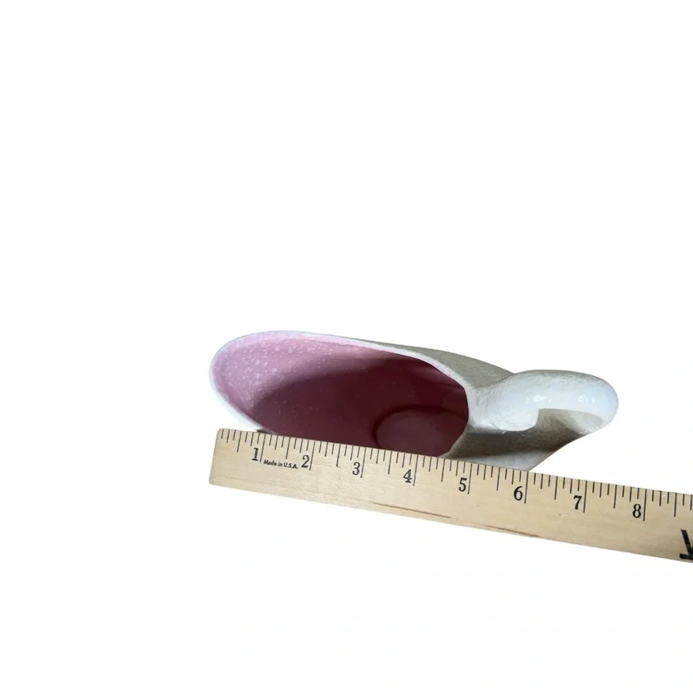 White and Pink‎ Creamer or Dish